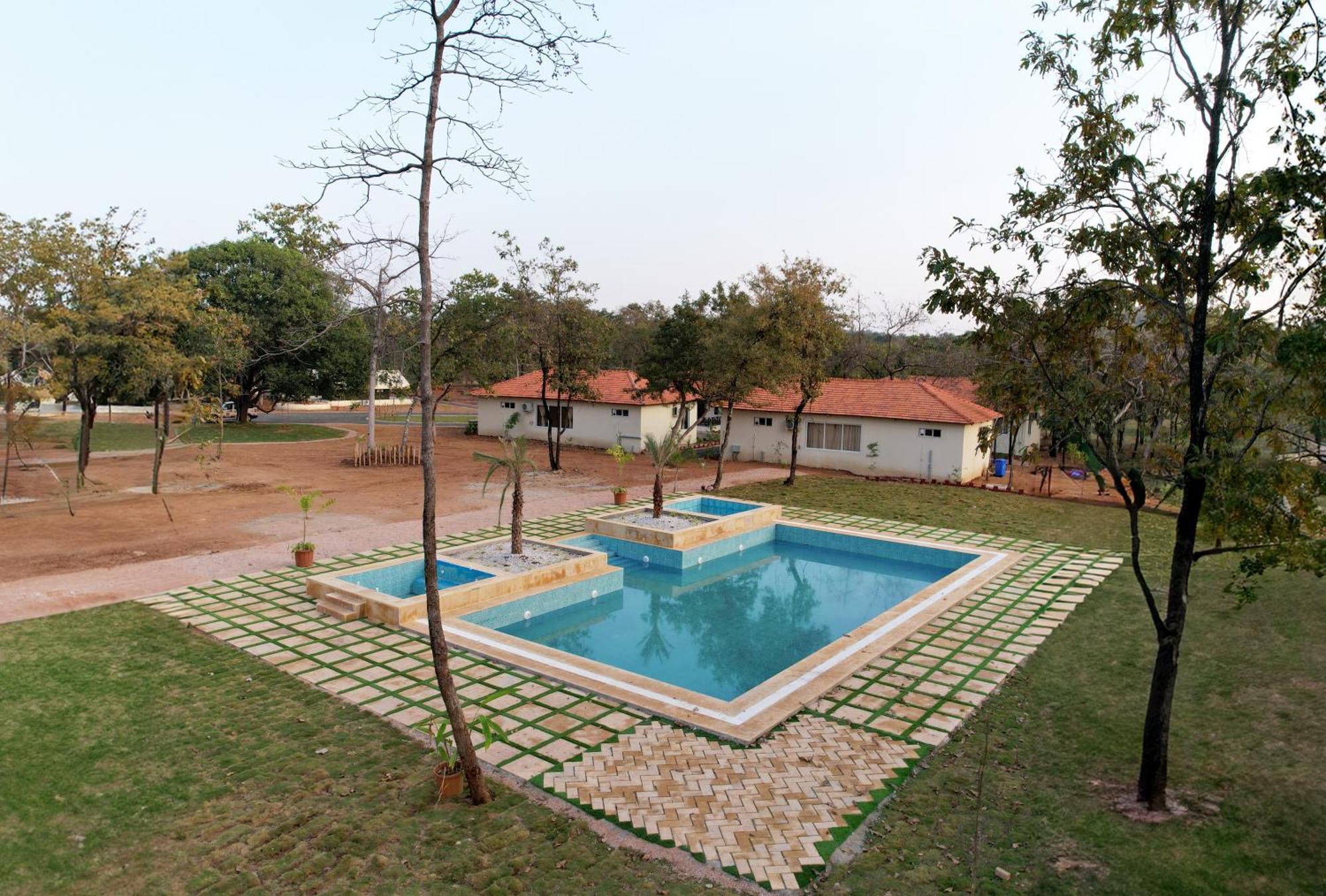 Palash The Jungle Resort Gondia Bagian luar foto